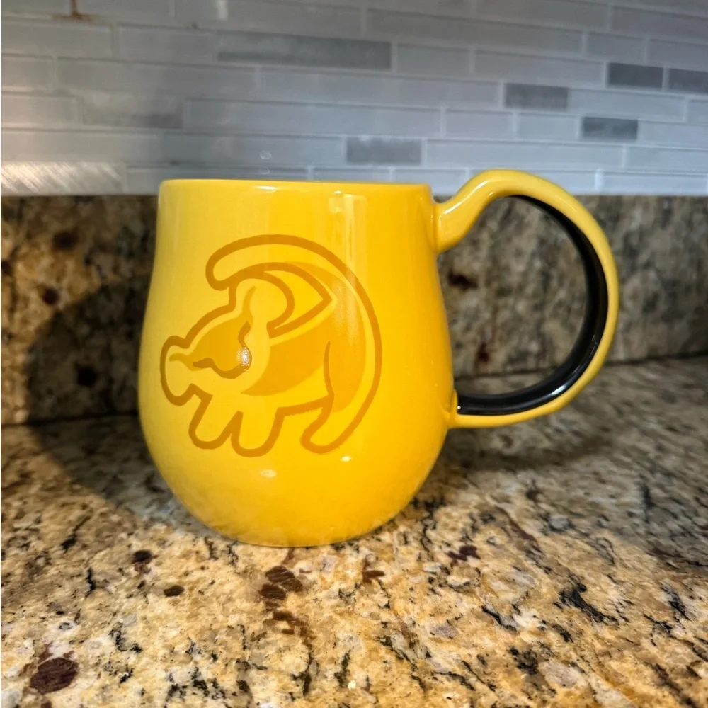 Yellow Cartoon Lion Face Ceramic Mug - Picture 2 of 3